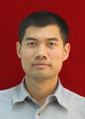 李力